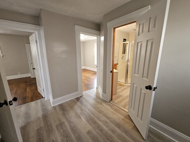 Building Photo - 4916 E 85th St