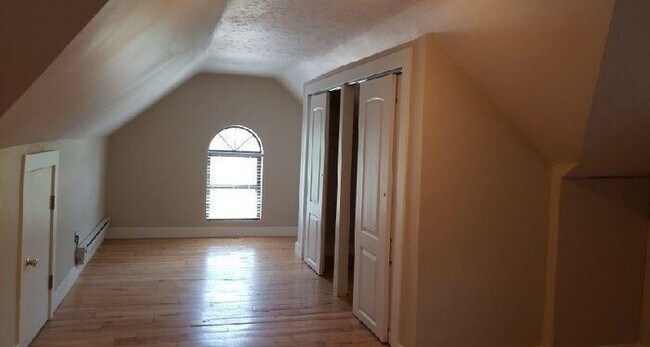 Building Photo - Beautiful Home Ready for Move-in