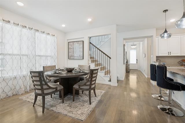 Building Photo - 656 Bethpage Dr