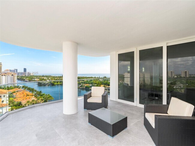 Building Photo - 19707 Turnberry Way