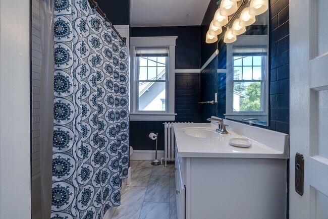 Building Photo - Stylish Downtown Apartment with a Private Oasis and Pool Retreat!