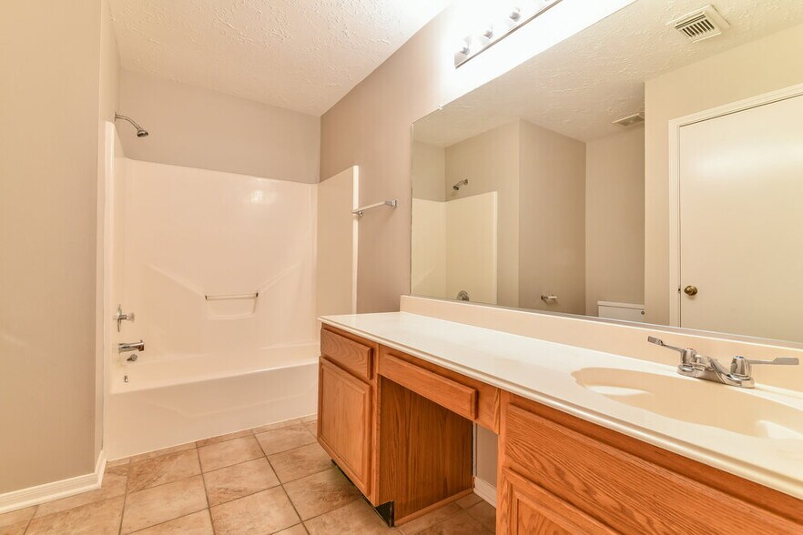 Building Photo - 28710 Raestone St