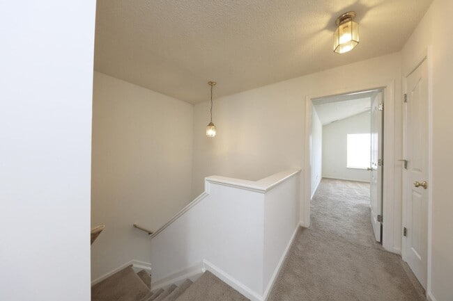 Building Photo - 163 Springwood Ln