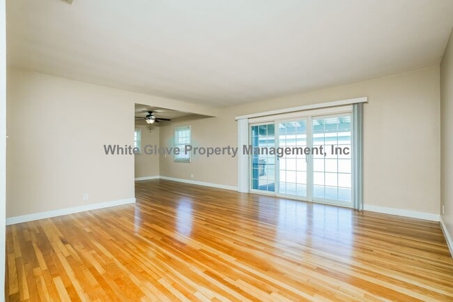 Building Photo - Fullerton 3 Bedroom Home is Great Neighborhood