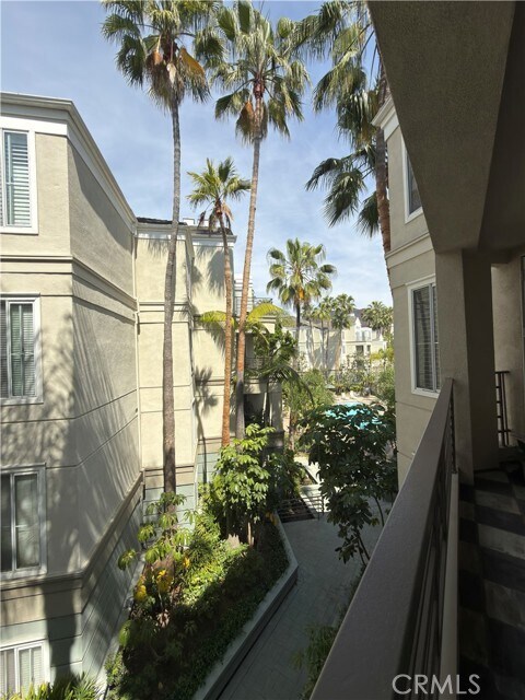 Building Photo - 2233 Martin