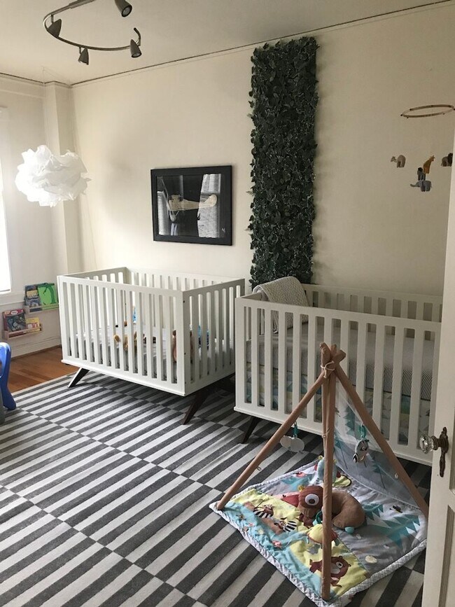 Building Photo - Pacific Heights: Unfurnished 4th Floor Apt w/ Optional Garage Parking & Shared Roof Deck Availabl...