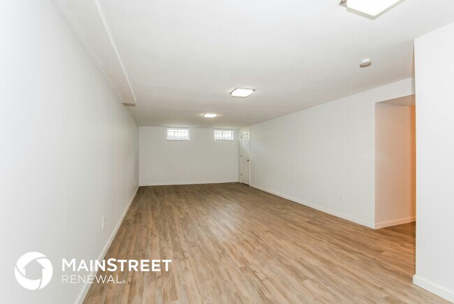 Building Photo - 1095 Cedar Pl