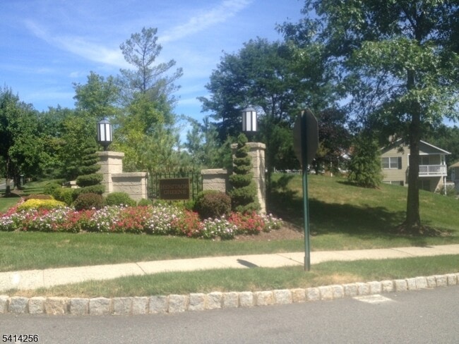 Building Photo - 25 Heritage Dr