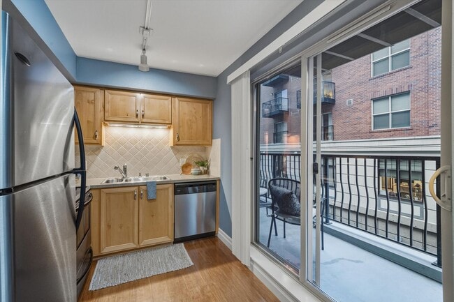 Building Photo - Studio in Heart of Fairhaven