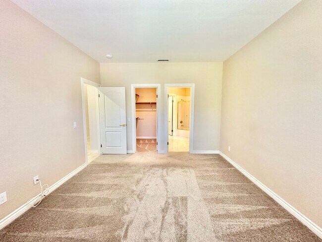 Building Photo - 4286 La Canada Rd