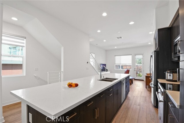 Building Photo - 257 Elm Ave