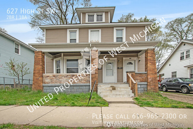 Building Photo - Available Now |2 Bed 1 Bath Lower Level Ap...