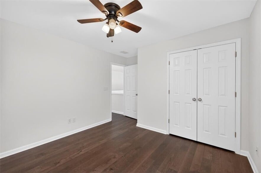 Building Photo - 5008 Bethpage Dr NE