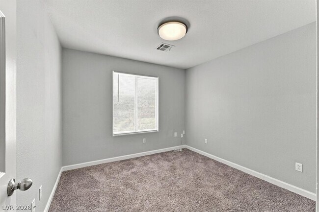Building Photo - 5555 W Sun Temple Ave