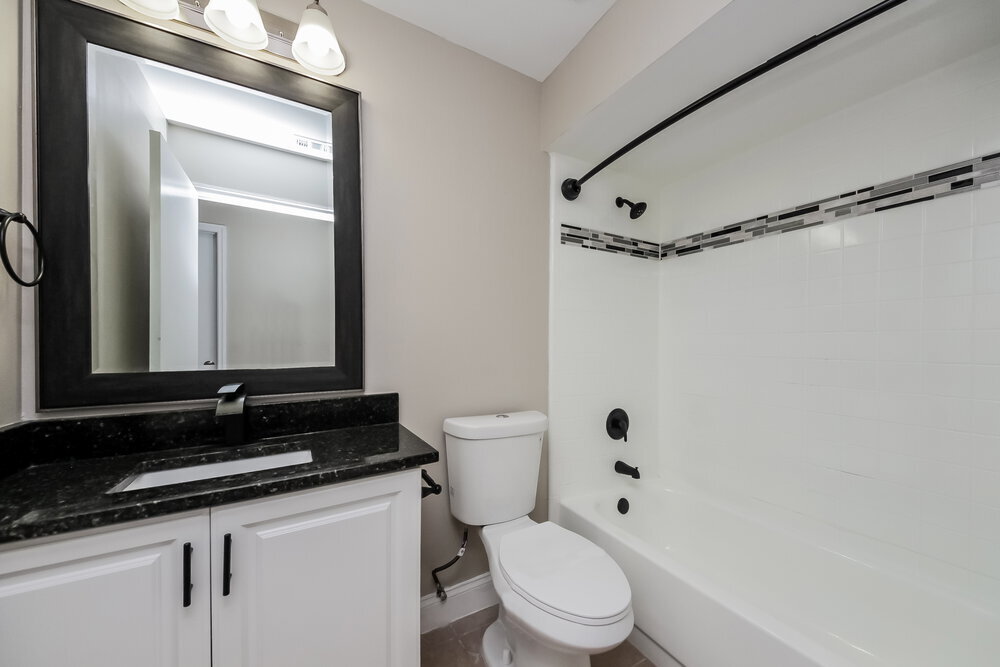 Building Photo - 240 Satinwood Cir