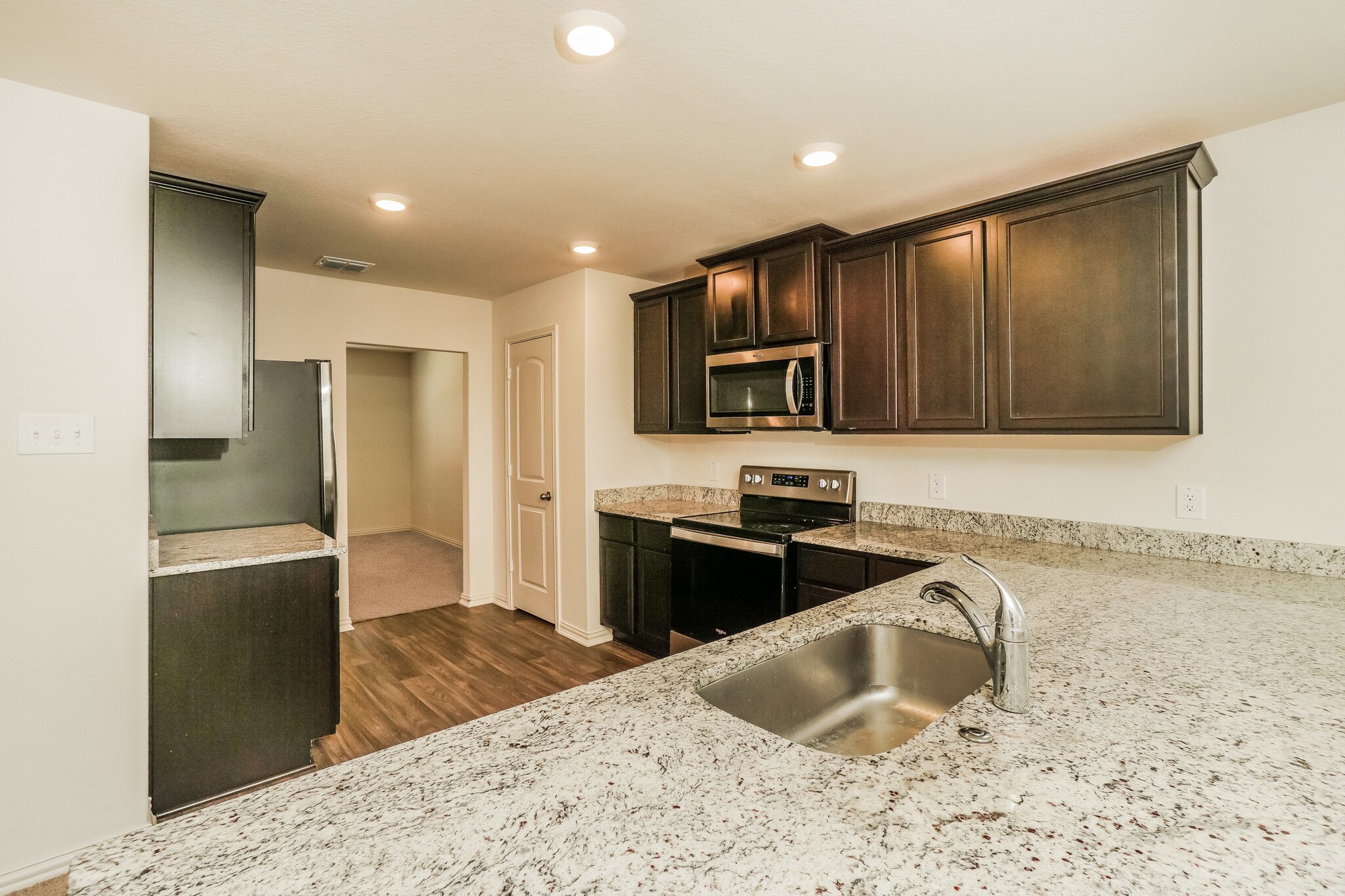 Building Photo - 7206 Lazy Cyn