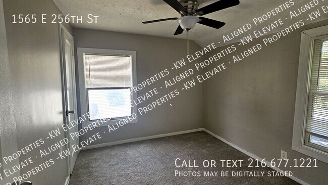 Building Photo - 1565 E 256th St