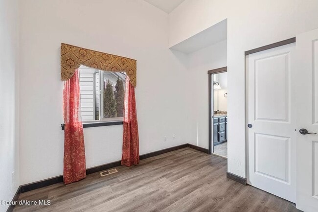 Building Photo - Luxurious Single-Level Rancher in Post Falls