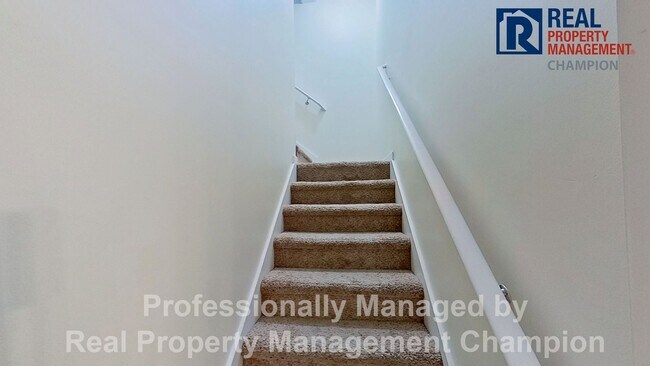 Building Photo - 3 BD/2 BA Home w/Split Bedrooms, Bonus Room, Fenced Yard & Attached Garage