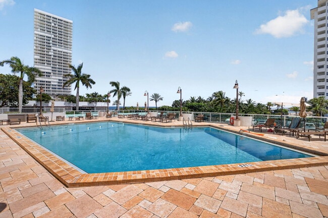 Building Photo - 2000 S Ocean Dr