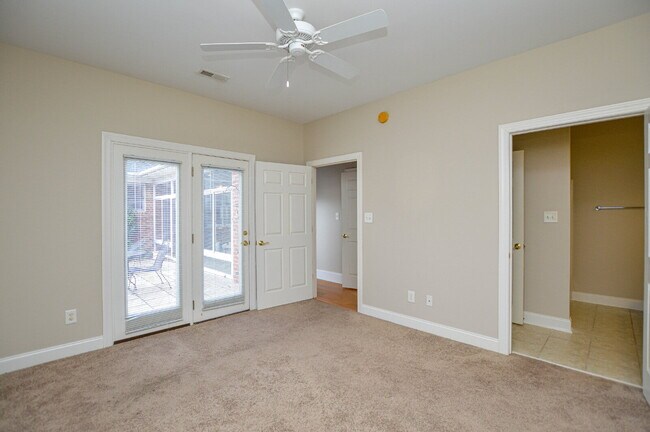 Building Photo - 986 Blakeley Walk