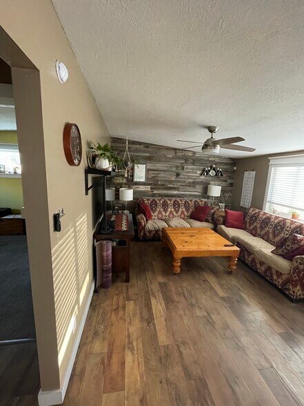 Building Photo - 1056 N Madison Ave