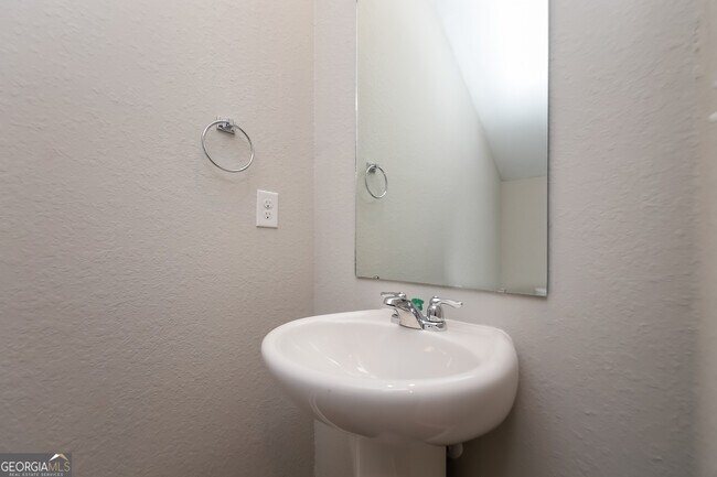 Building Photo - 318 Augusta Woods Dr