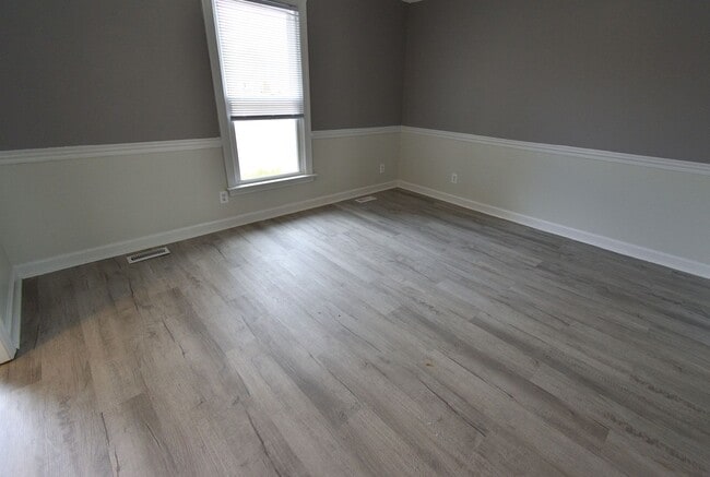 Building Photo - 505 E Birchwood Dr