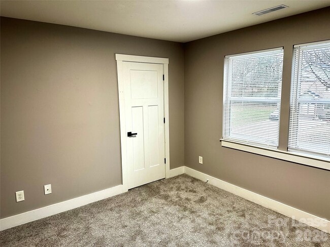 Building Photo - 110 Carpenter St