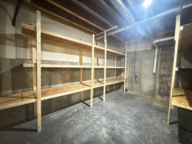 Building Photo - WELCOME HOME!