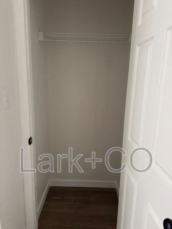 Building Photo - 3014 Mallard Dr