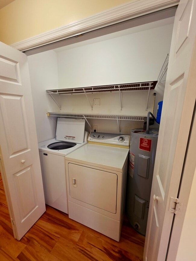 Building Photo - 4Br, 2Ba in Ashbury Park!
