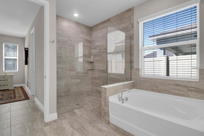 Building Photo - 2487 Empress Dr