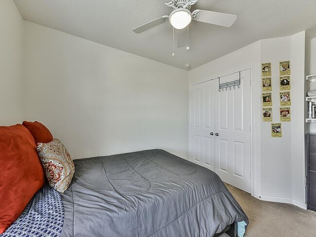 Building Photo - 15223 Sunlight Bay Ct