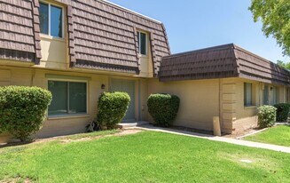 Building Photo - 1623 E Malibu Dr