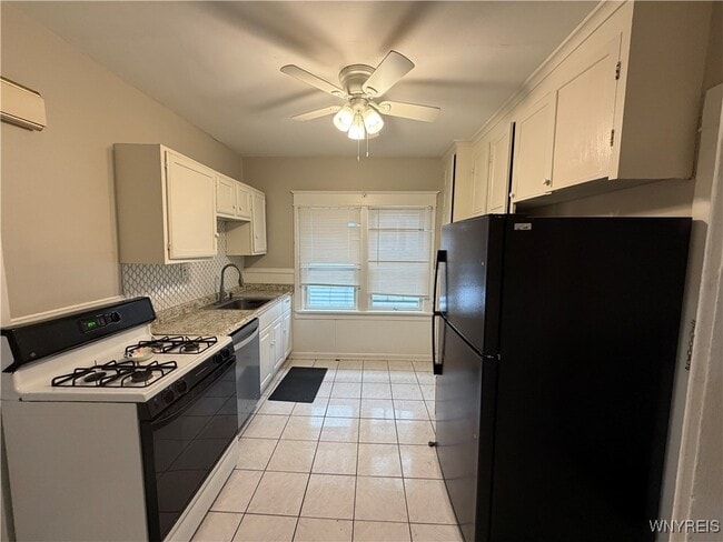 Building Photo - 41 Crestwood Ave