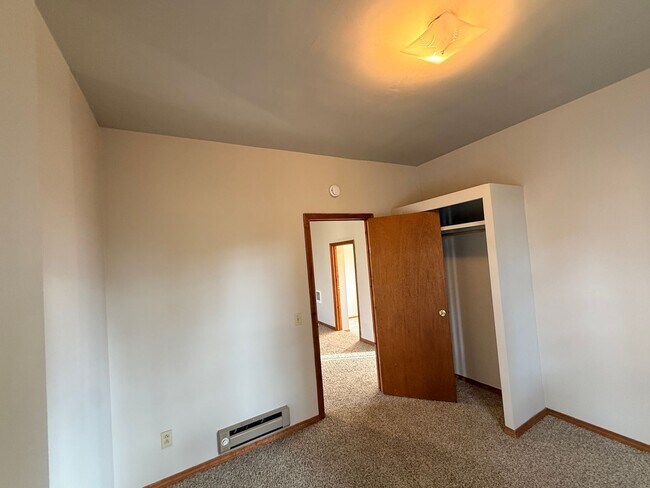 Building Photo - M1614 #1-3