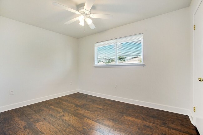 Building Photo - 1/2 OFF March Rent! Metairie 4 Bedroom plu...