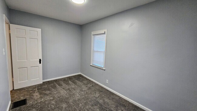 Building Photo - Remodeled Clintonville Cape Cod w/Private Yard & Garage!