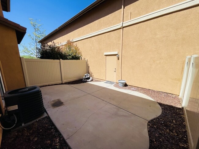 Building Photo - 26331 Arboretum Way