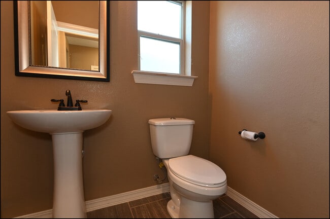Building Photo - 4628 Marisabel Azcarate St