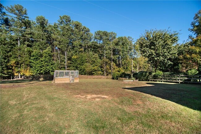 Building Photo - 4012 Erin Dr