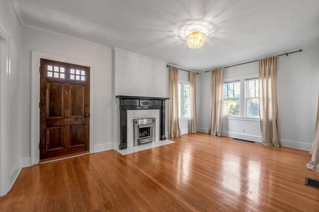 Building Photo - Charming 4Bedroom Stone Home with Detached Guest Apartment & Garage in Chevy Chase