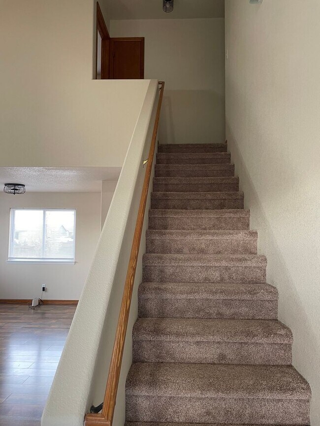 Building Photo - Beautiful 3 Bed 2.5 Bath Home in Milliken, Huge Corner Lot, Fenced Yard & Unfinished Basement