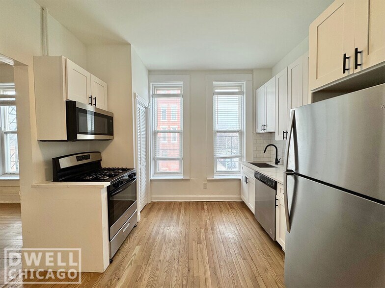 Primary Photo - 1362 N Bosworth Ave