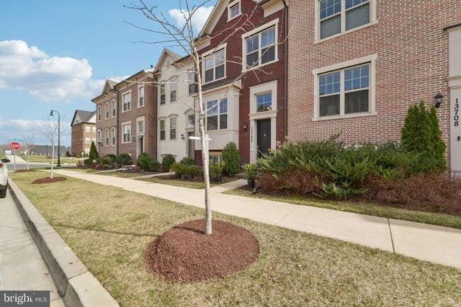 Building Photo - 13706 Petrel St