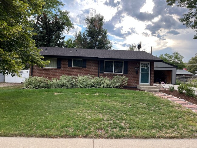 Building Photo - Beautiful 2 Bedroom + 2 Bonus Rooms, 3 Bat...