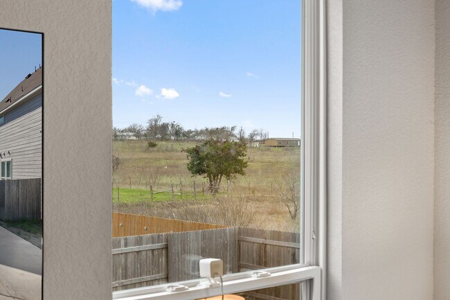 Building Photo - 408 Black Opal Dr