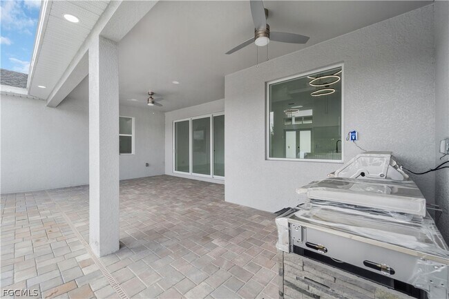 Building Photo - 2721 NW 41st Ave