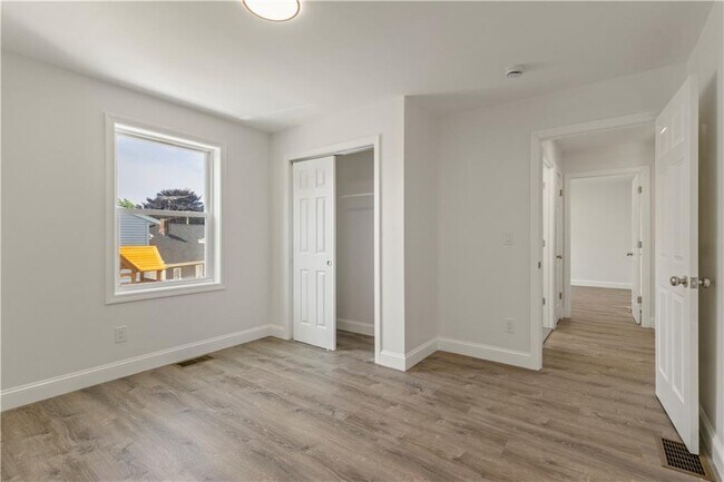 Building Photo - 30 Danby St
